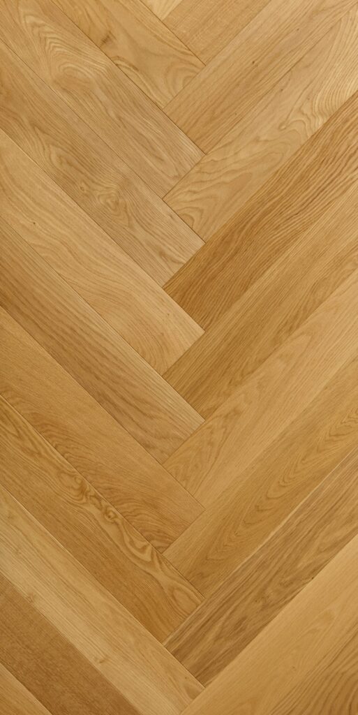 ორშრიანი პარკეტი HB1426 Herringbone 14/4x125x600mm brushed, UV oiled, ABC grade